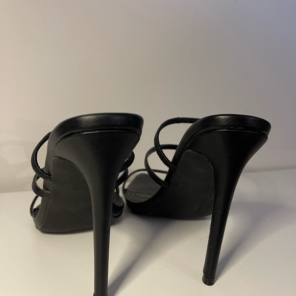 Fashion Nova - black heels - Picture 3 of 3